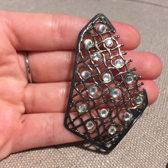 Vintage earrings costume jewelry (send offers 🌹) - Picture 2 of 5